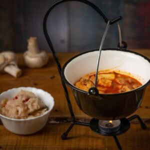 Ceaun gulas unguresc, vita Angus si porc