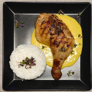 Pulpa de pui cu sos curry