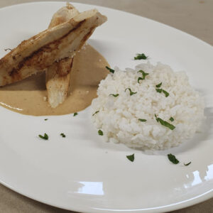 Piept de pui cu sos curry